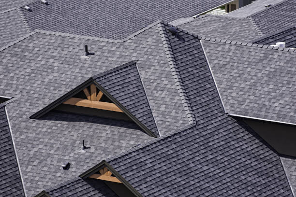 Complex roof design with shingles