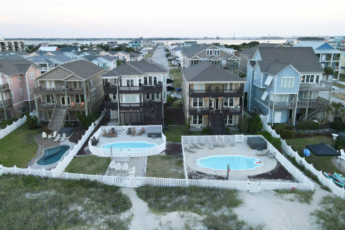 Coastal homes with swimming pools